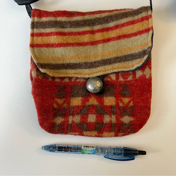 Wool Crossbody Bag Native American-inspired pattern - Picture 7 of 7